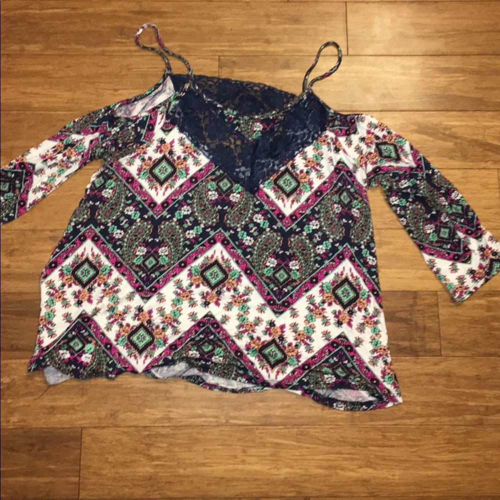 Women’s off the shoulder shirt